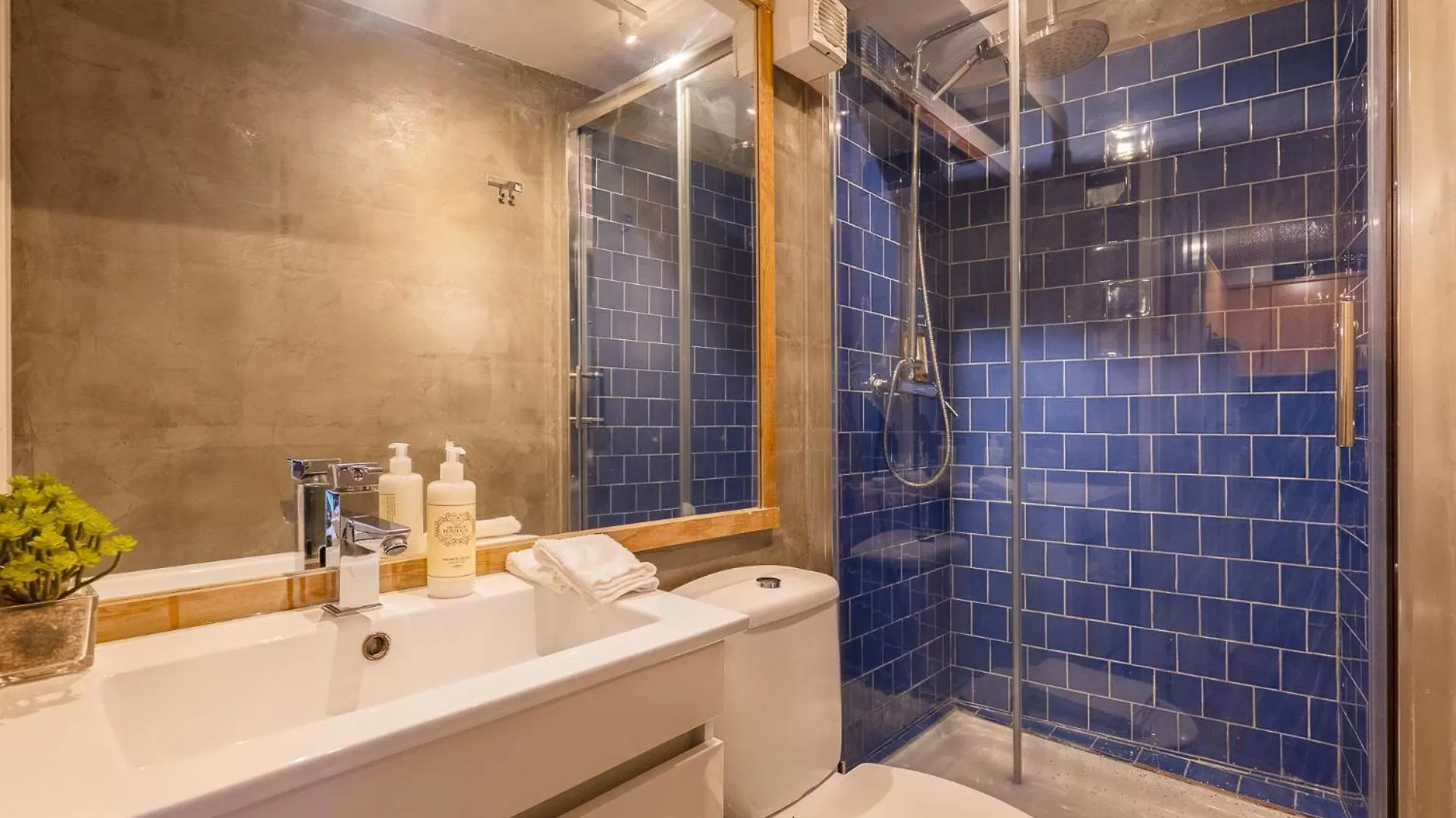 Contemporary Apartment In Chiado 3 Lissabon